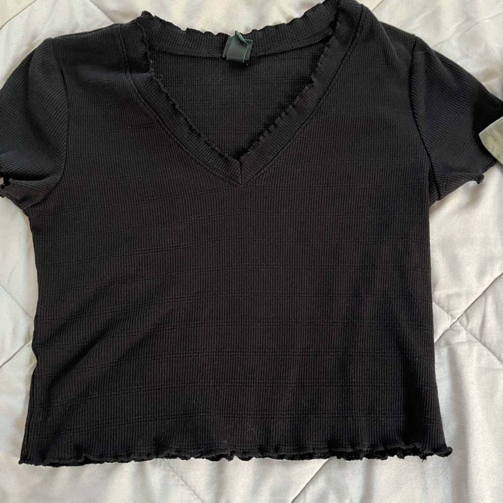 Crop T-Shirt bundle of four shirts - Picture 3 of 3